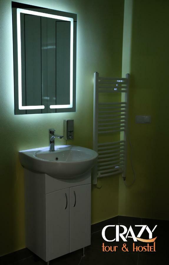 Crazy Hostel Yerevan Exterior foto