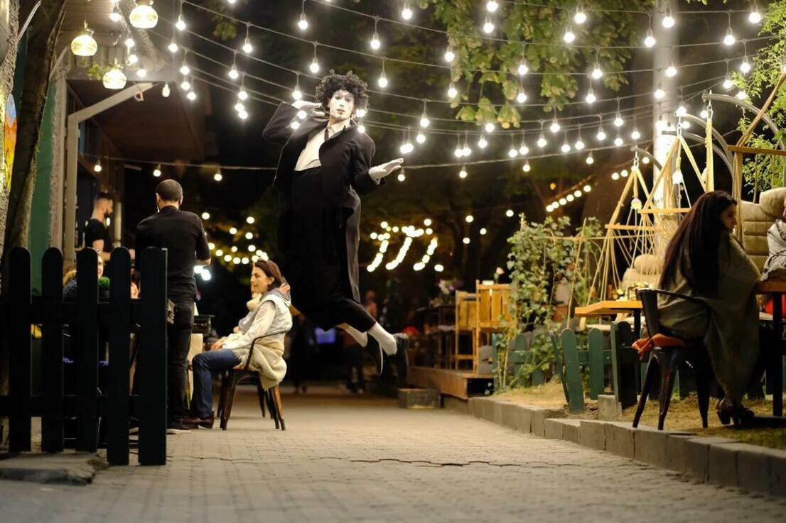 Crazy Hostel Yerevan Exterior foto